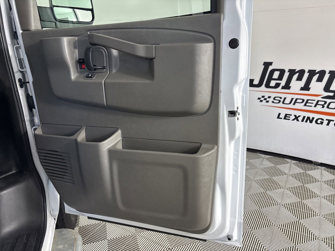 Used 2024 GMC Savana 2500 w/ Driver Convenience Package image 18