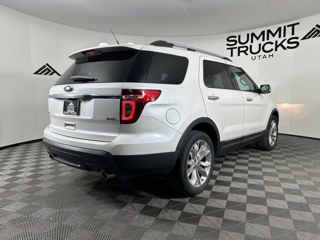 Used 2014 Ford Explorer XLT w/ Equipment Group 202A AWD/4WD image 17