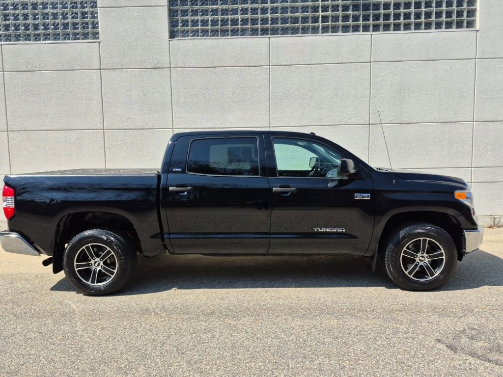 Used 2017 Toyota Tundra SR5 w/ SR5 Upgrade Package image 5