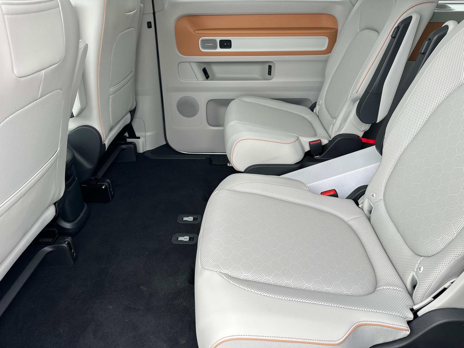 New 2025 Volkswagen ID. Buzz 1st Edition image 6