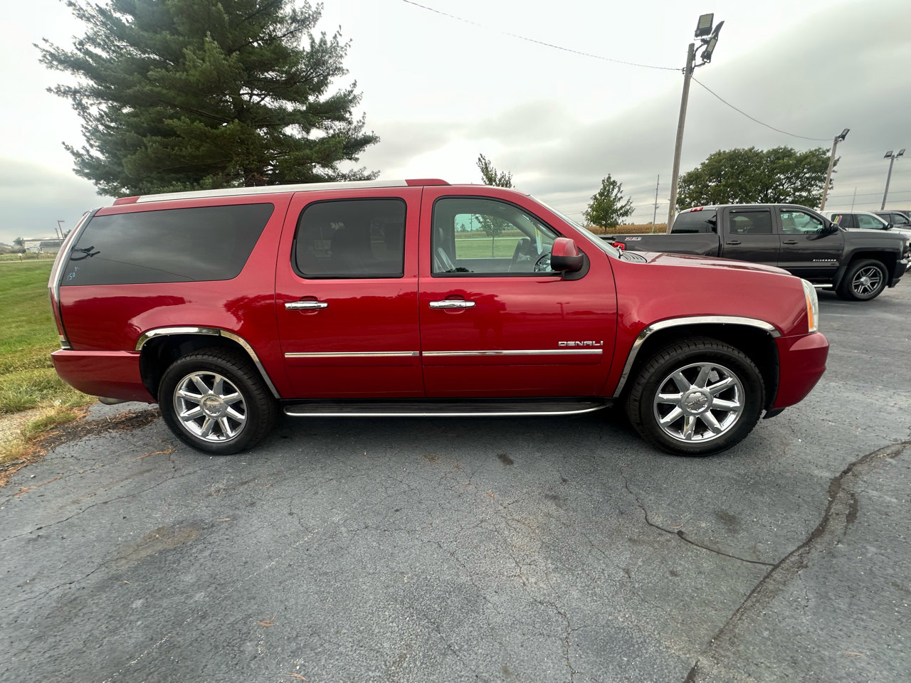 Used 2014 GMC Yukon XL Denali image 6