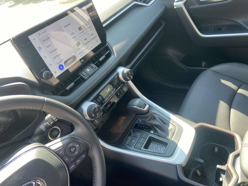 Used 2025 Toyota RAV4 Limited FWD image 27