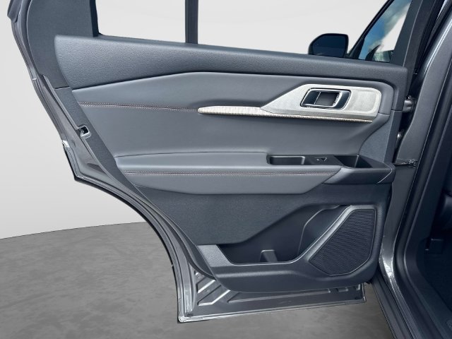 New 2027 Ford Explorer Active RWD image 14