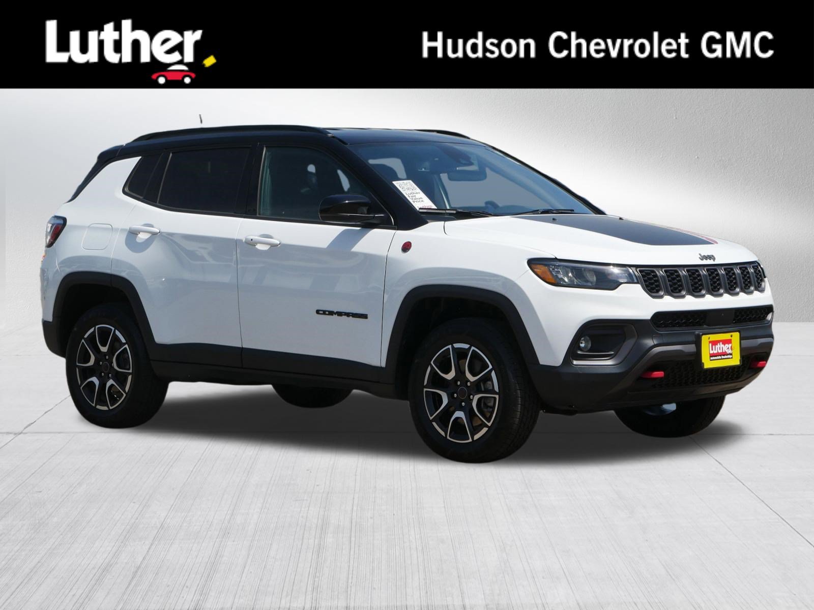 Used 2025 Jeep Compass Trailhawk AWD/4WD image 1