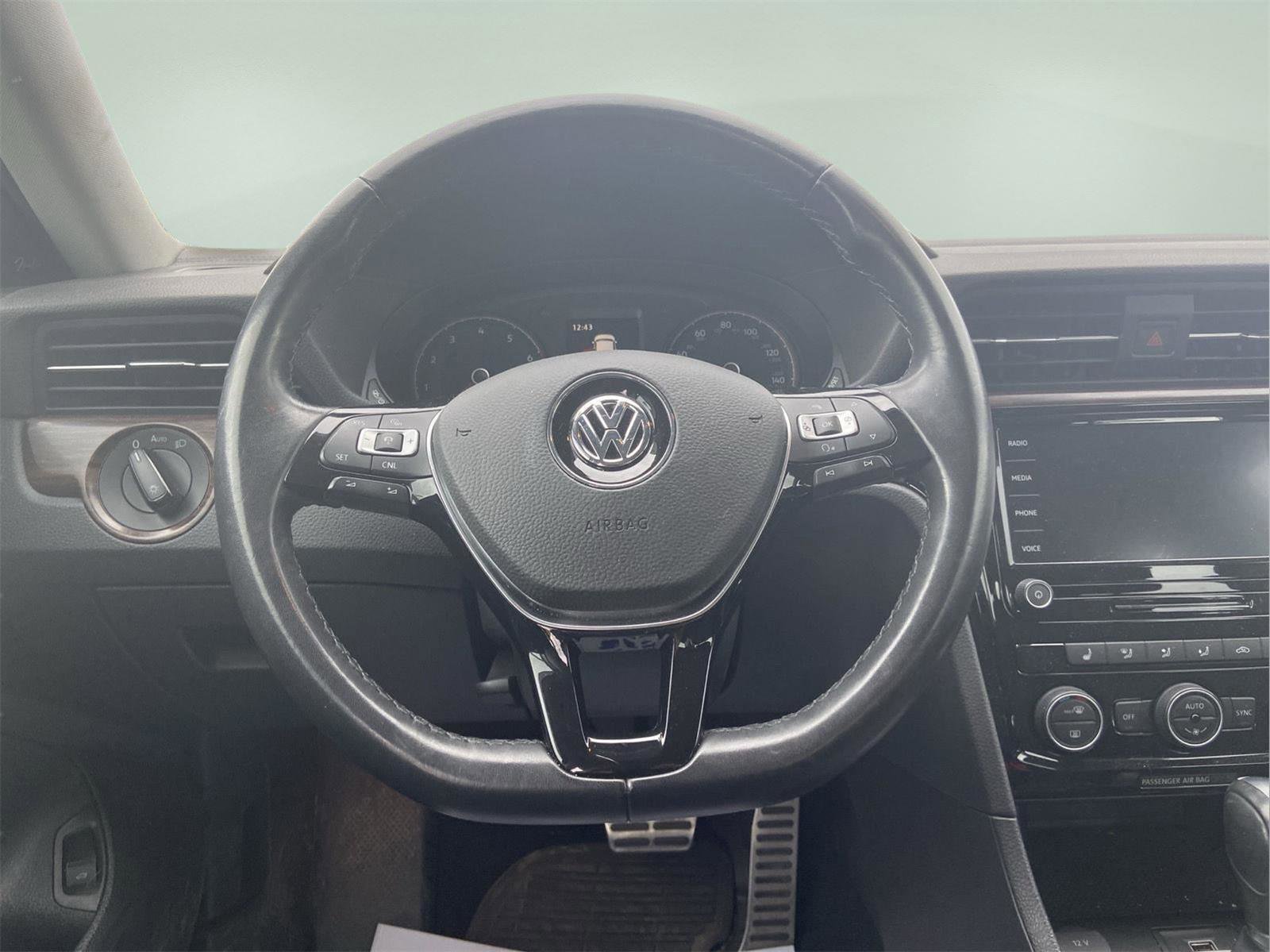 Used 2020 Volkswagen Passat 2.0T SEL FWD image 22