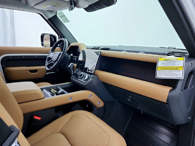 New 2026 Land Rover Defender 110 X-Dynamic SE AWD/4WD image 17