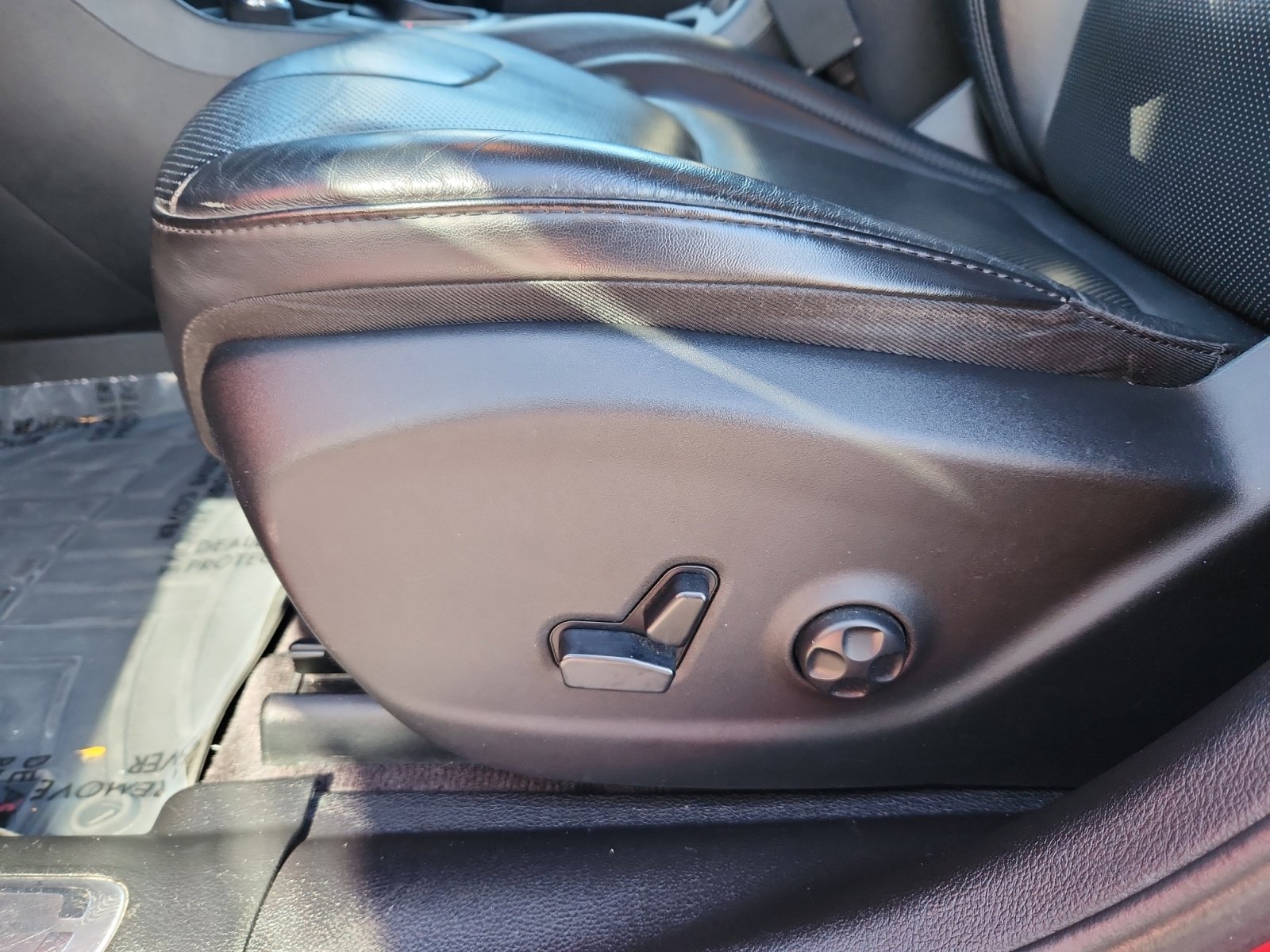 Used 2016 Jeep Cherokee Overland w/ Technology Group image 14