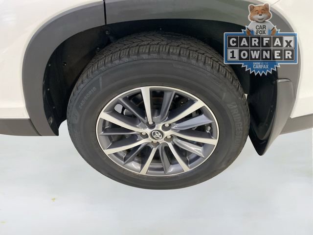 Used 2019 Toyota Highlander XLE image 18