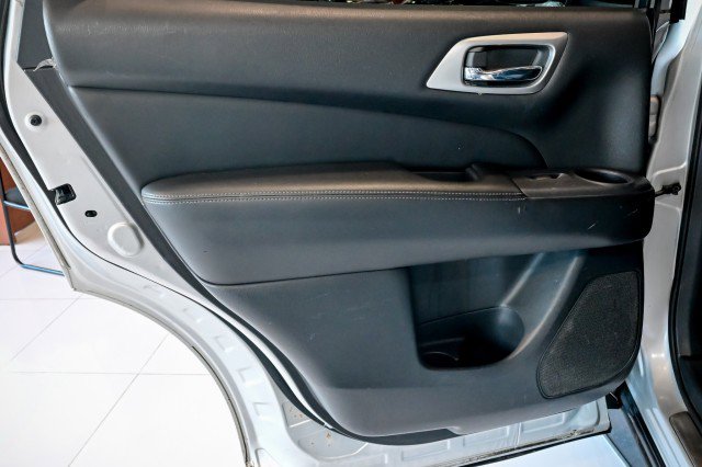Used 2014 Nissan Pathfinder SL w/ SL Tech Package AWD/4WD image 19