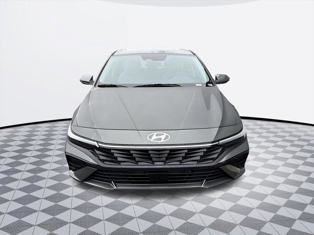 New 2026 Hyundai Elantra Limited image 3