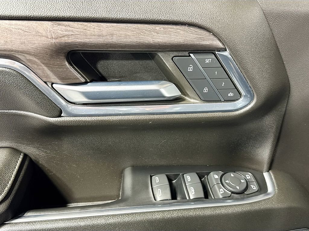 Used 2024 Chevrolet Silverado 1500 LTZ AWD/4WD image 17