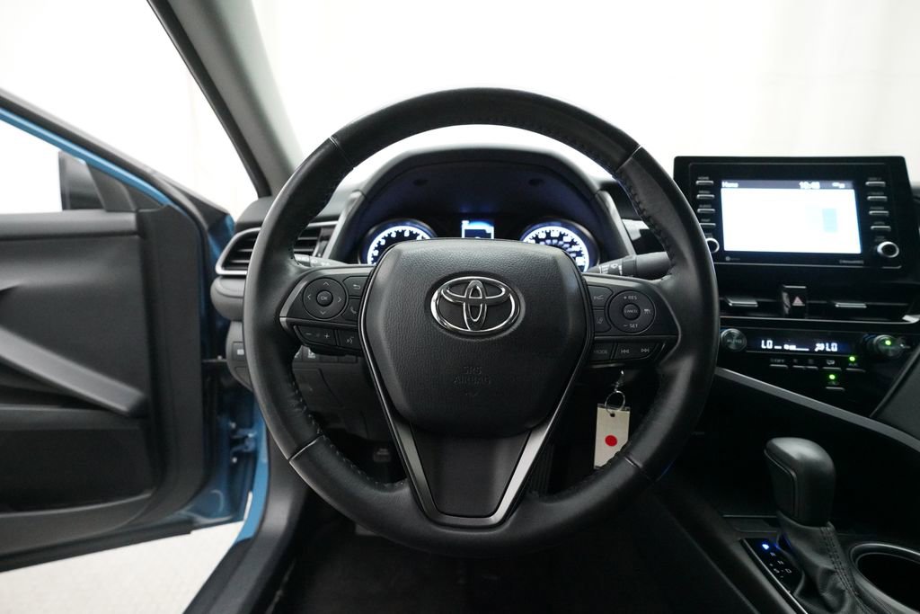 Used 2024 Toyota Camry SE FWD image 4