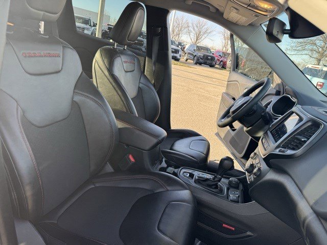 Used 2022 Jeep Cherokee Trailhawk w/ Comfort/Convenience Group image 36