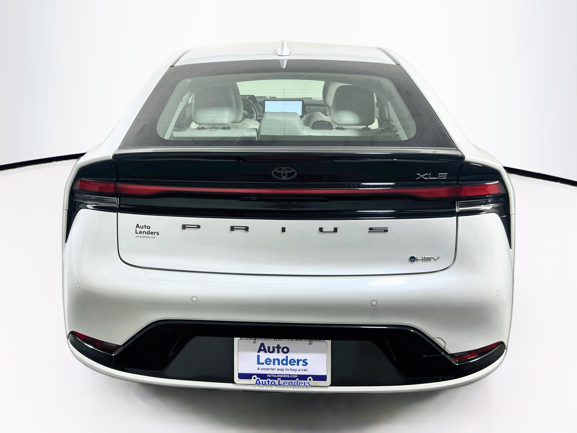 Used 2023 Toyota Prius XLE image 6