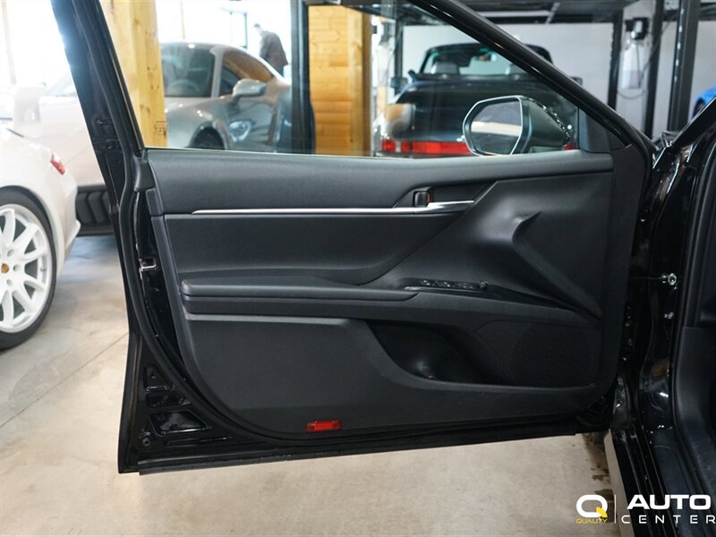Used 2020 Toyota Camry LE FWD image 10