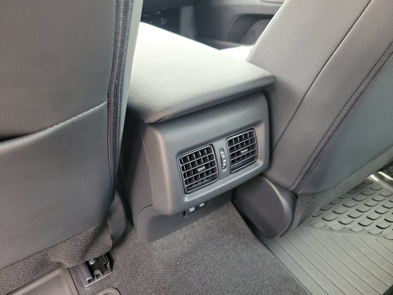 Used 2026 Toyota Camry SE FWD image 12