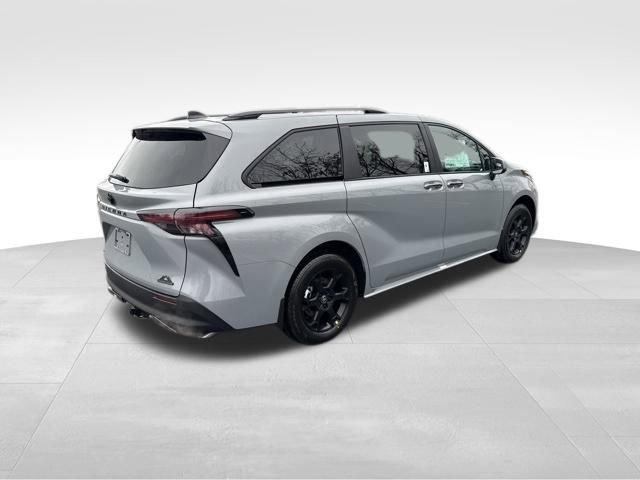 New 2026 Toyota Sienna XLE Woodland Edition image 6