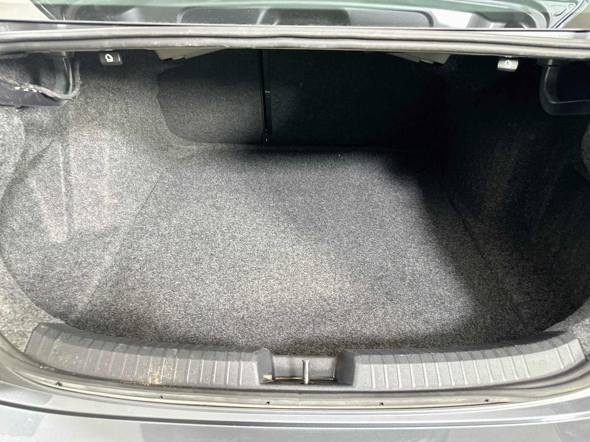 Used 2025 Volkswagen Jetta SE FWD image 28