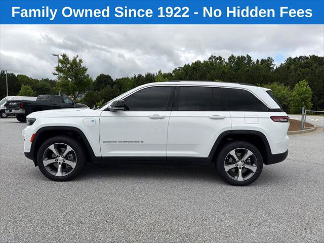 Certified 2022 Jeep Grand Cherokee Limited 4xe w/ Luxury Tech Group II AWD/4WD image 4