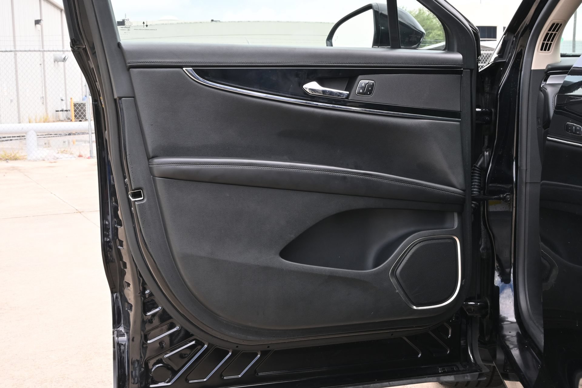Used 2023 Lincoln Nautilus FWD w/ Premium Package image 20