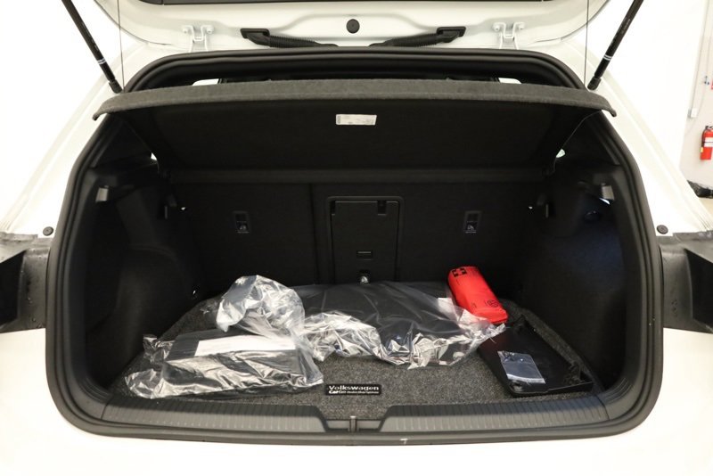 New 2026 Volkswagen GTI SE image 37