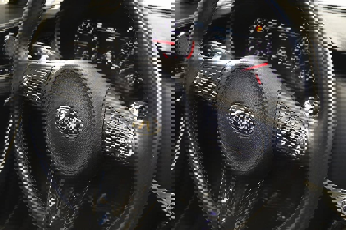 Used 2018 Kia Stinger Premium image 40