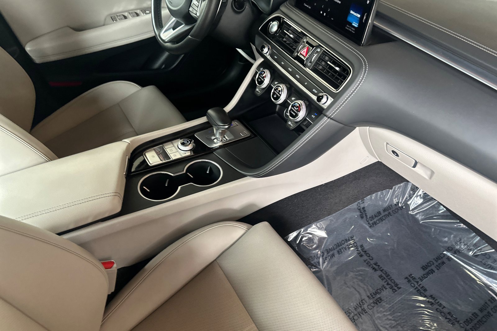 Used 2023 Genesis G70 2.0T image 19