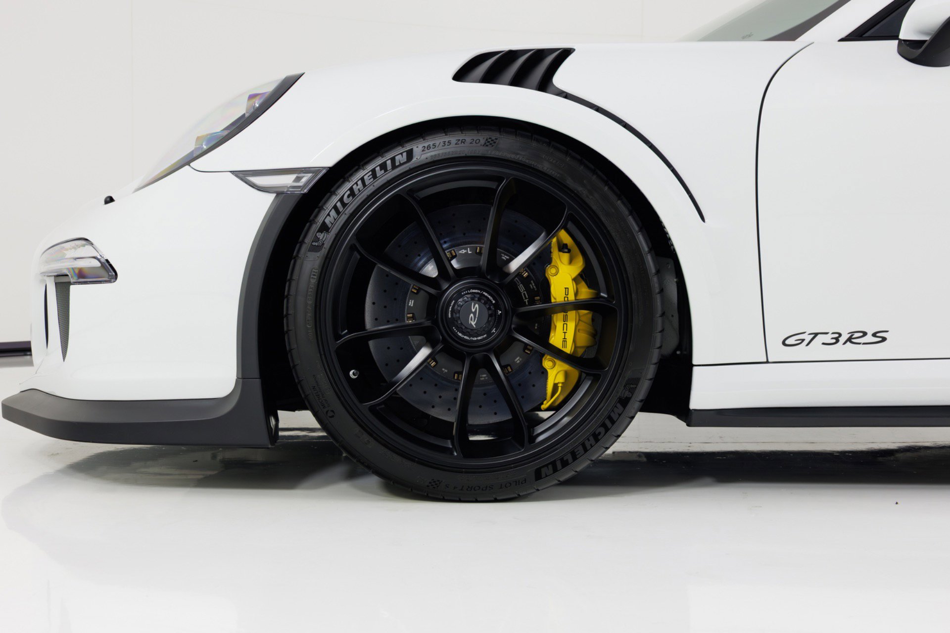 Used 2016 Porsche 911 GT3 RS image 9