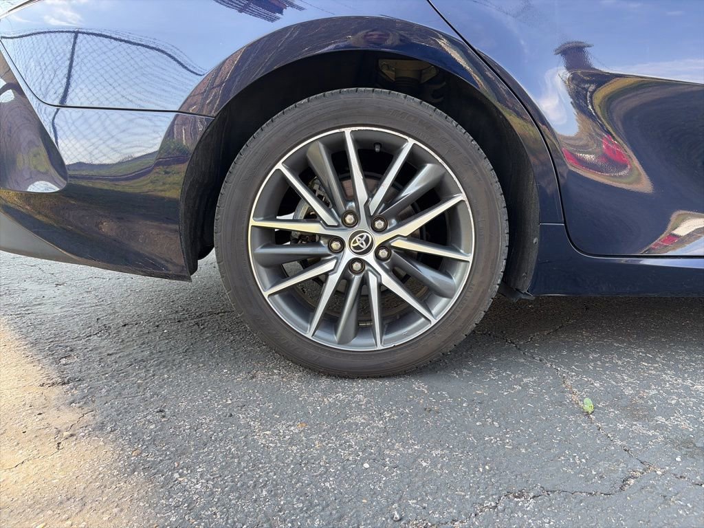 Used 2022 Toyota Camry XLE image 9