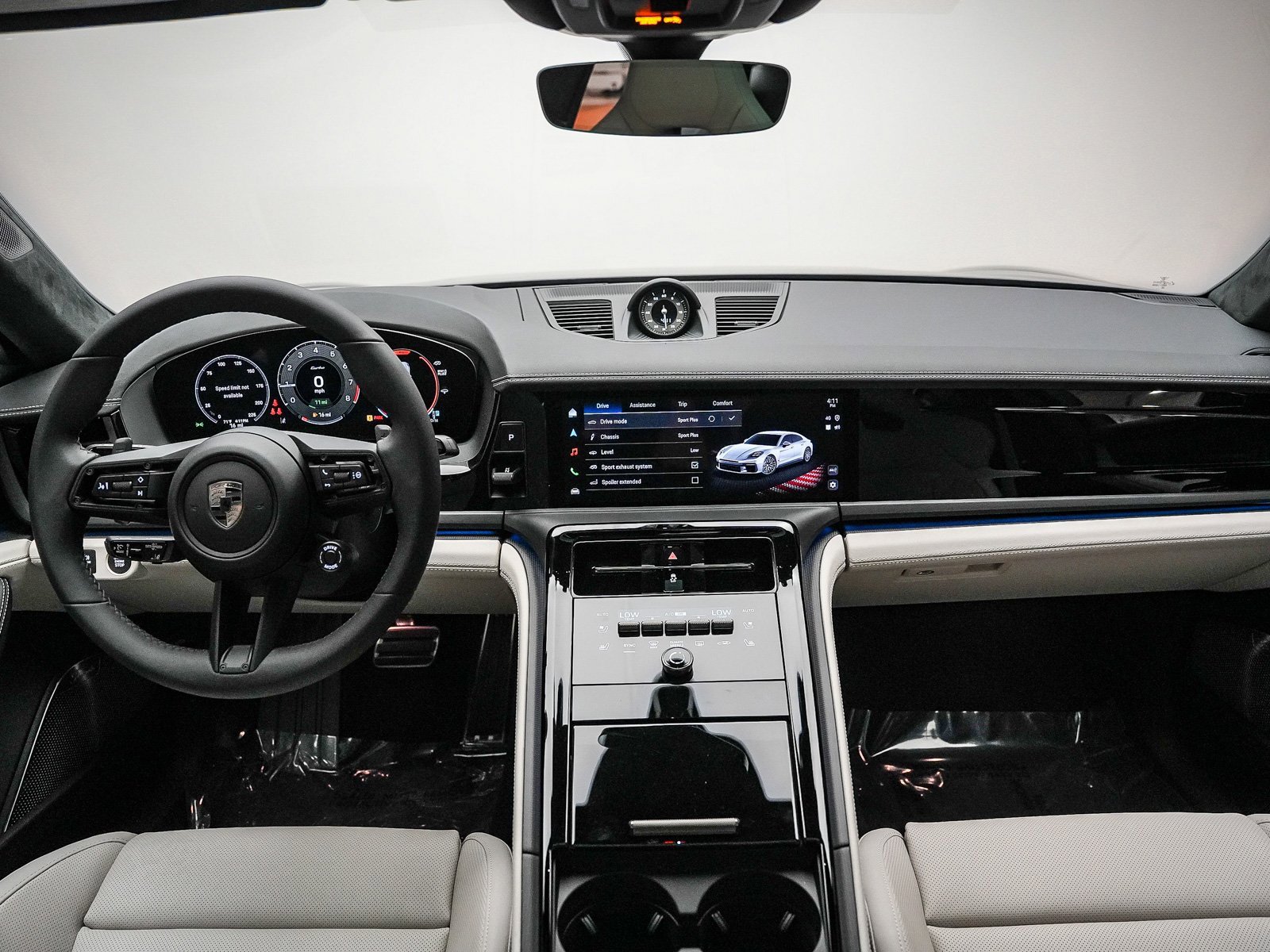 Certified 2025 Porsche Panamera Turbo image 16