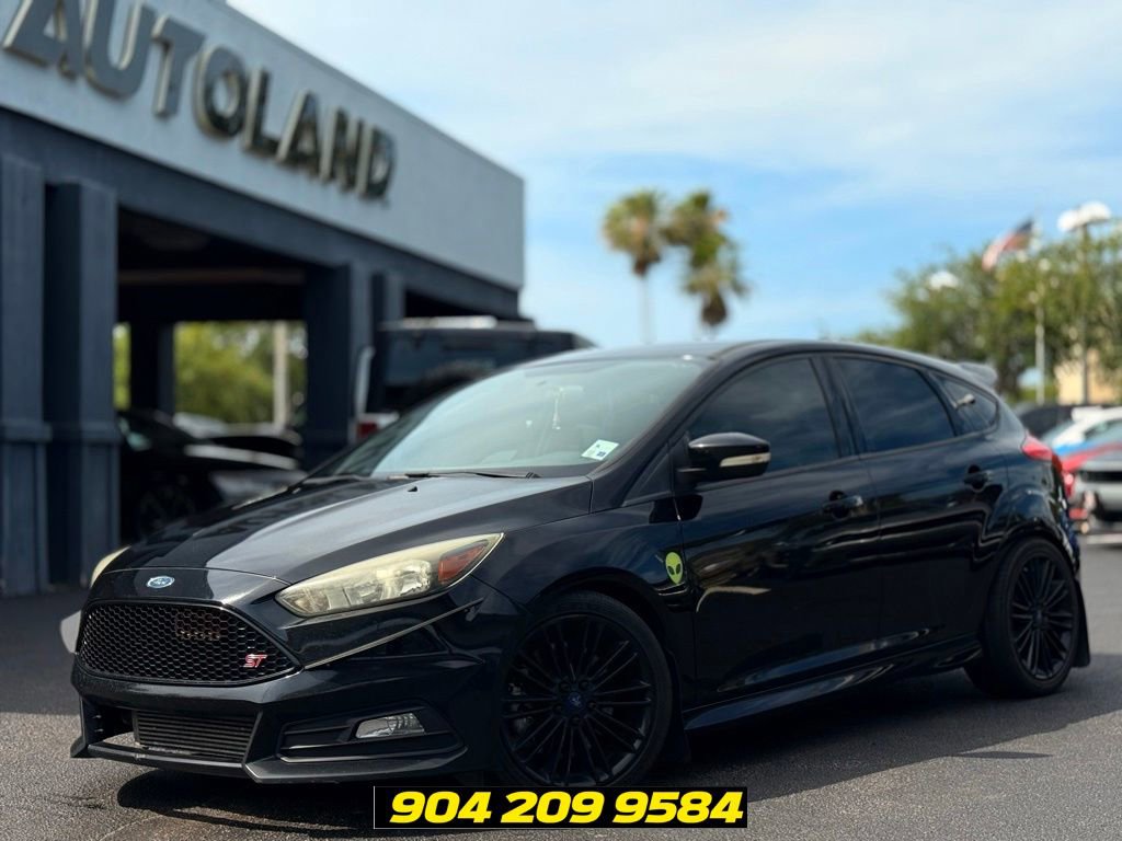 Used 2018 Ford Focus ST FWD image 1