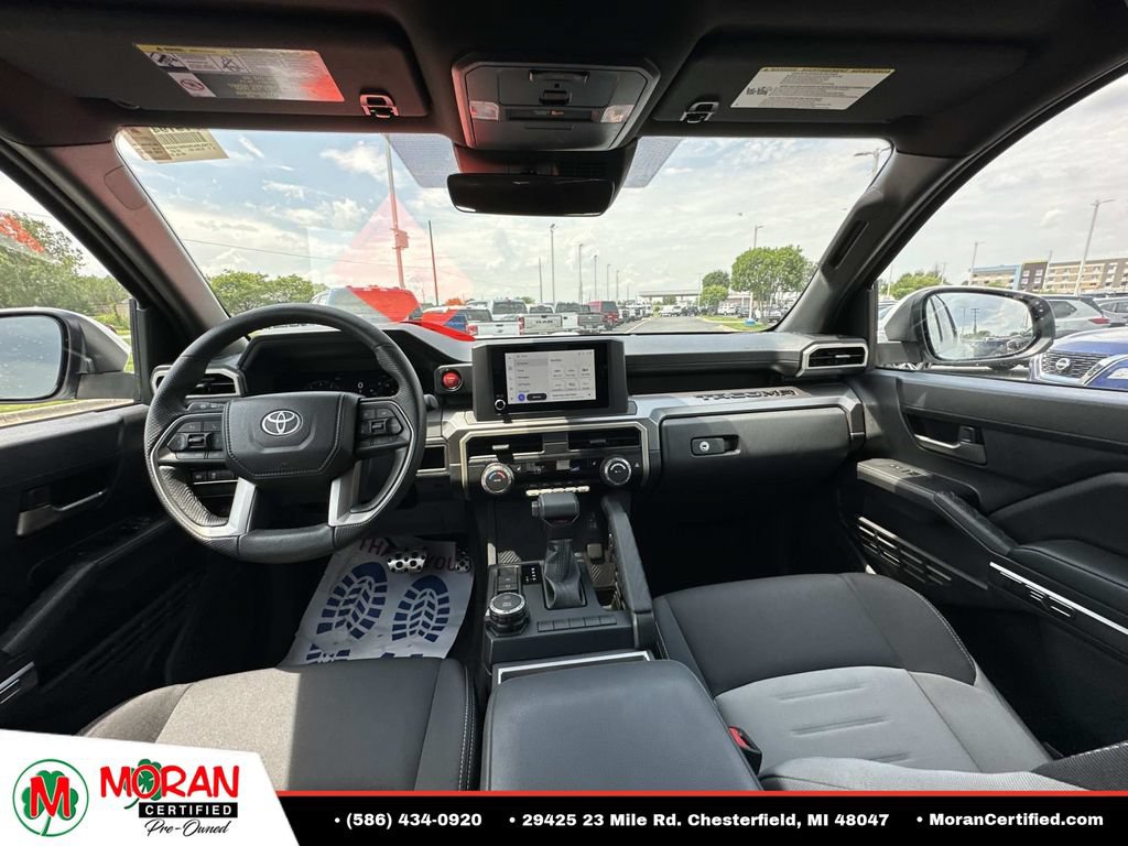 Used 2025 Toyota Tacoma TRD Sport AWD/4WD image 16