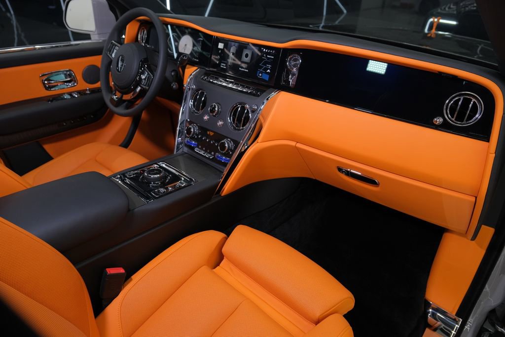 Used 2026 Rolls-Royce Cullinan AWD/4WD image 54