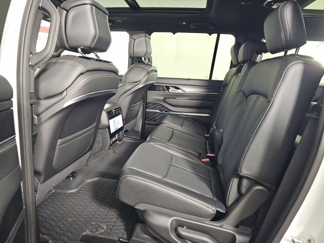 New 2026 Jeep Grand Wagoneer L Summit w/ Premium Group III image 17