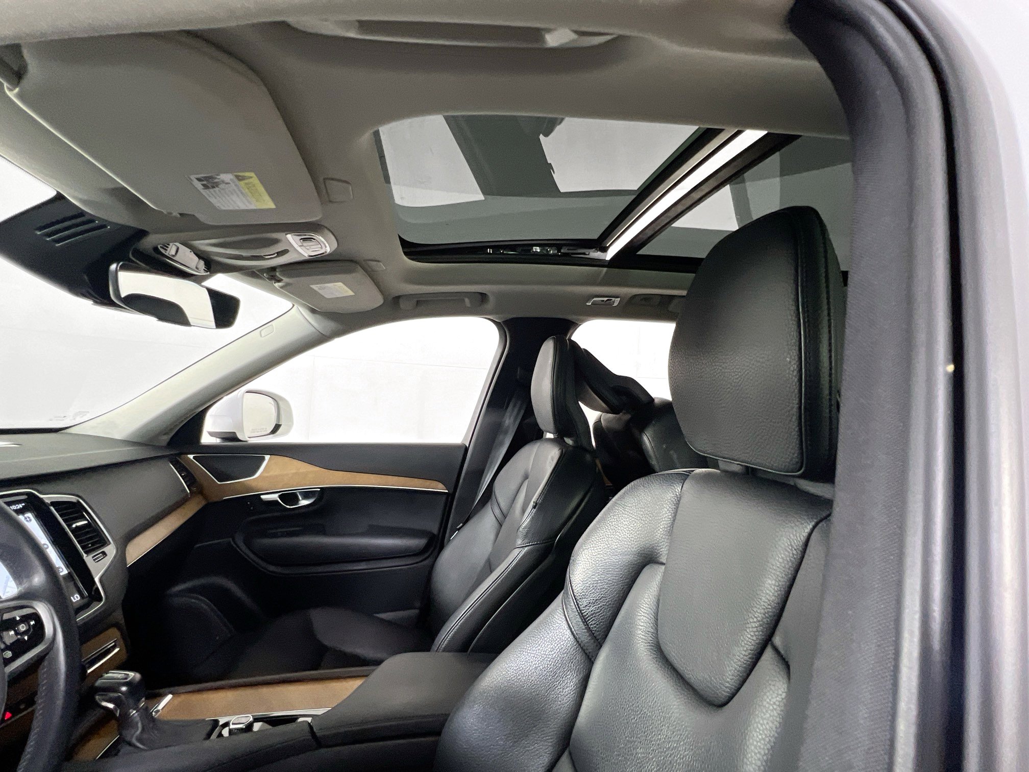 Used 2022 Volvo XC90 T6 Momentum w/ Advanced Package image 20