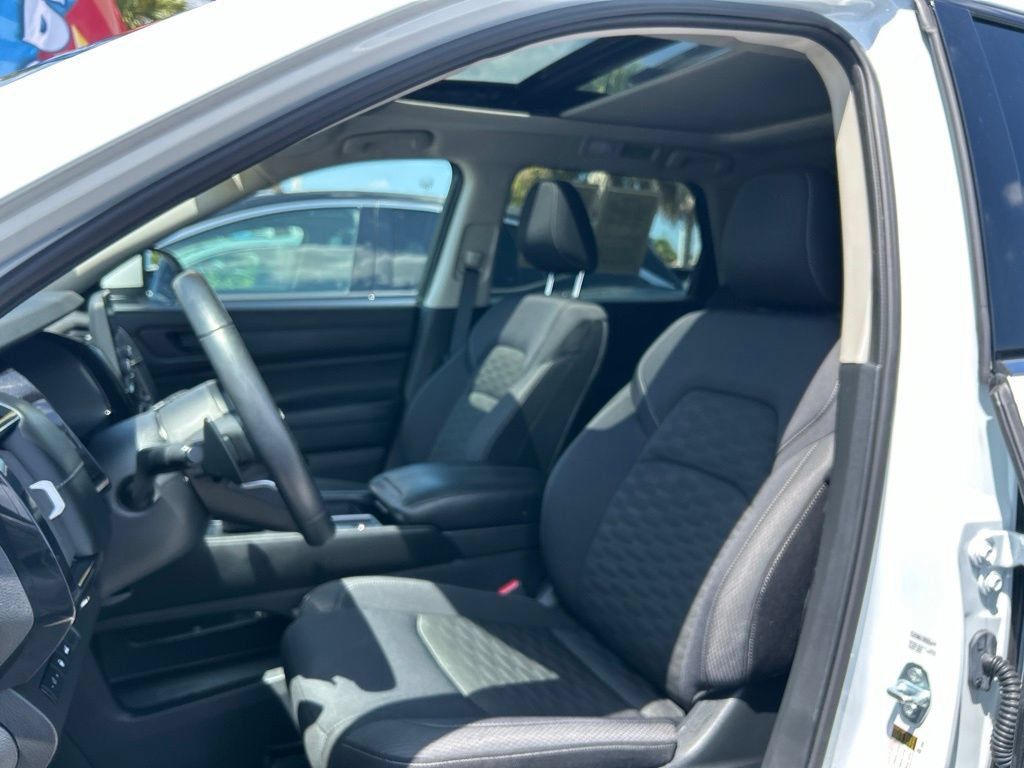 Certified 2025 Nissan Pathfinder SV w/ SV Premium Package FWD image 22