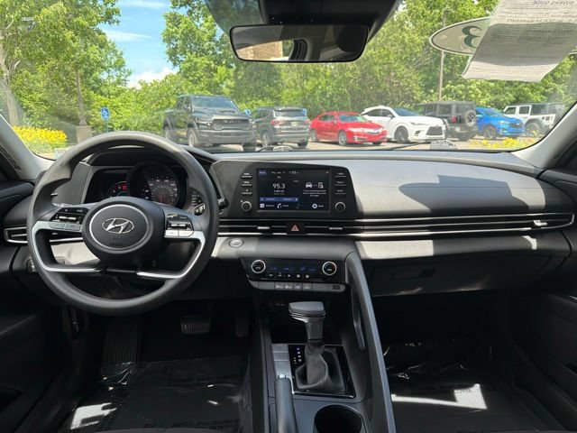 Used 2023 Hyundai Elantra SEL FWD image 15
