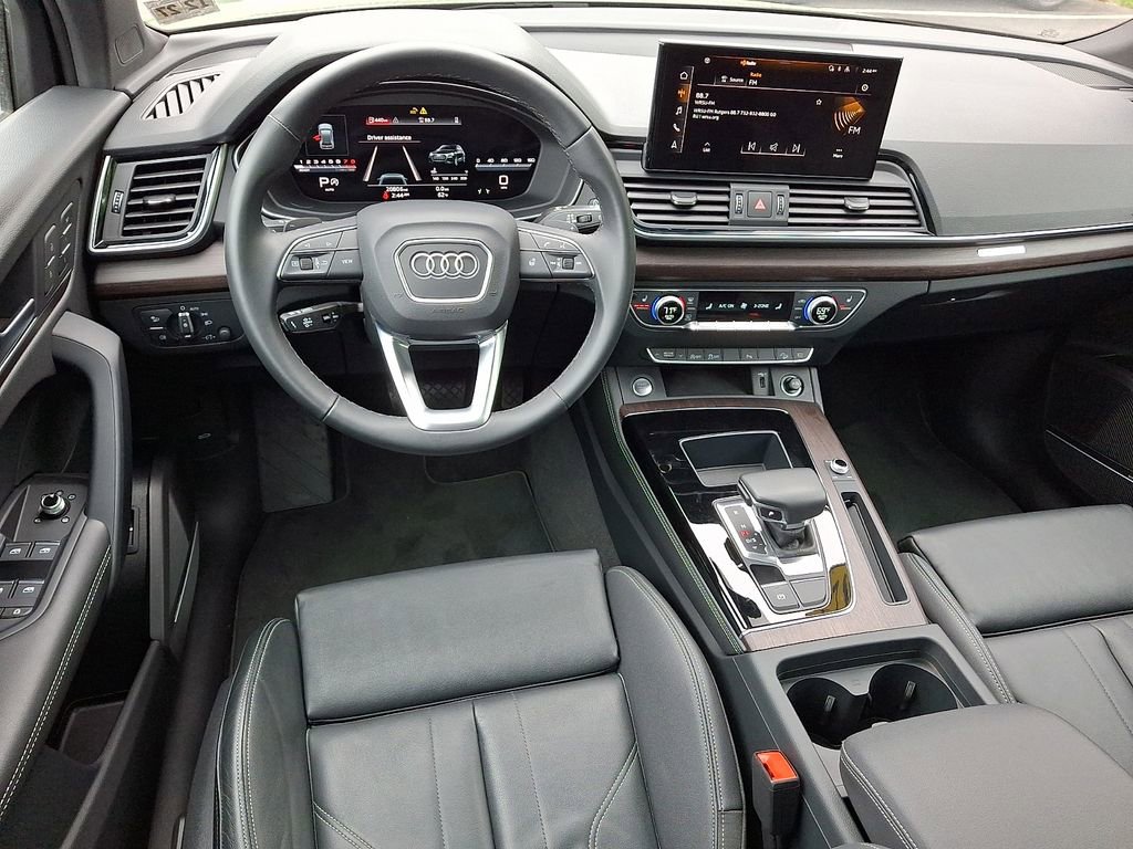 Used 2023 Audi Q5 2.0T Premium Plus w/ Premium Plus Package AWD/4WD image 17