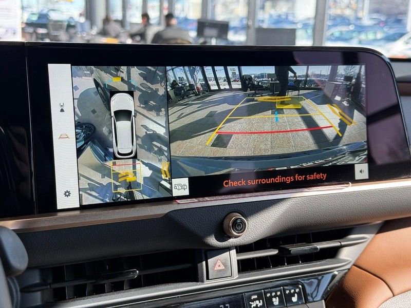 Used 2026 Toyota Crown Signia w/ Advanced Technology Package image 21