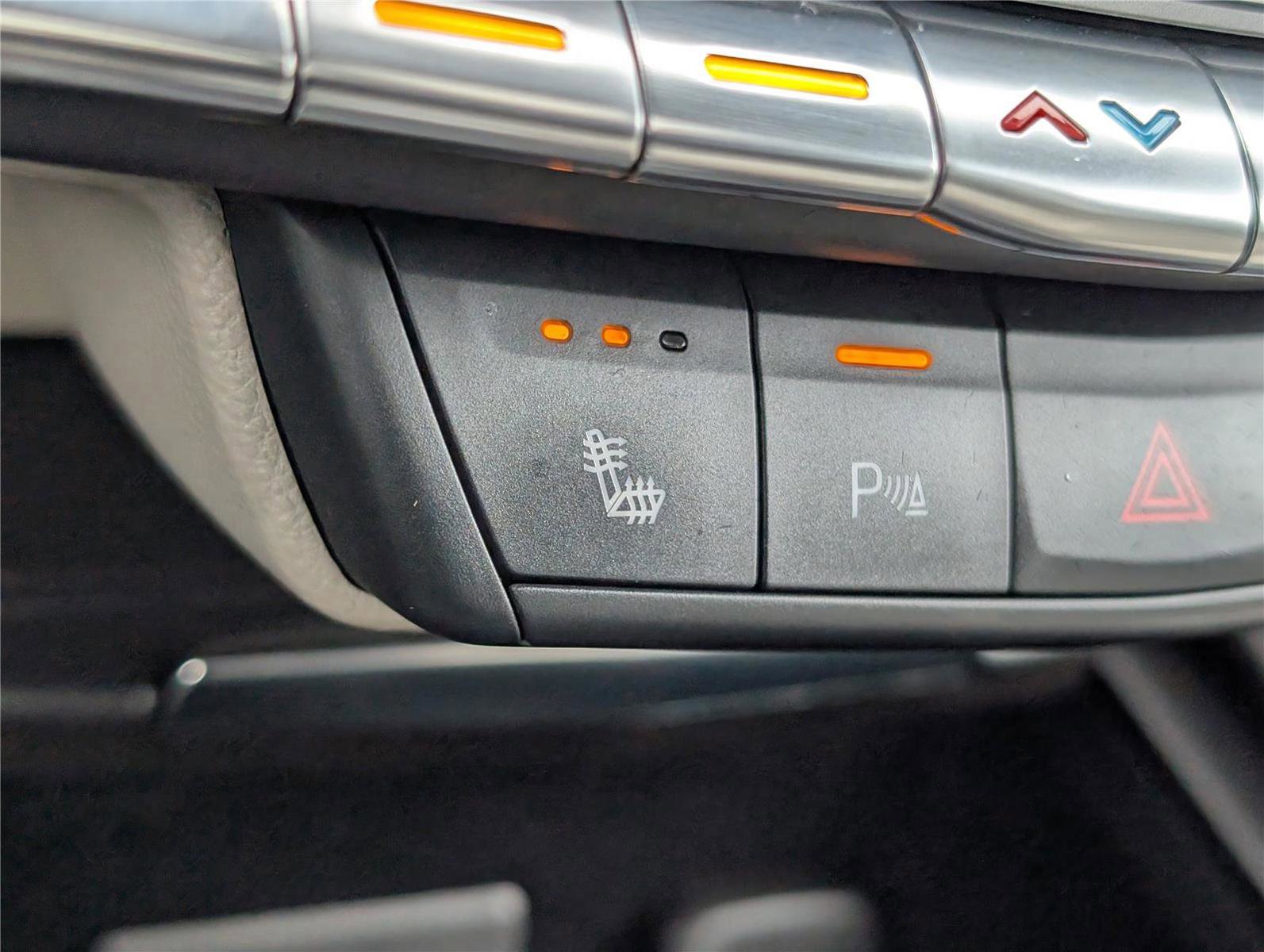 Used 2023 Cadillac XT4 Luxury w/ Cold Weather Package image 28