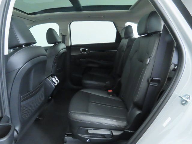 Used 2024 Kia Sorento SX image 22