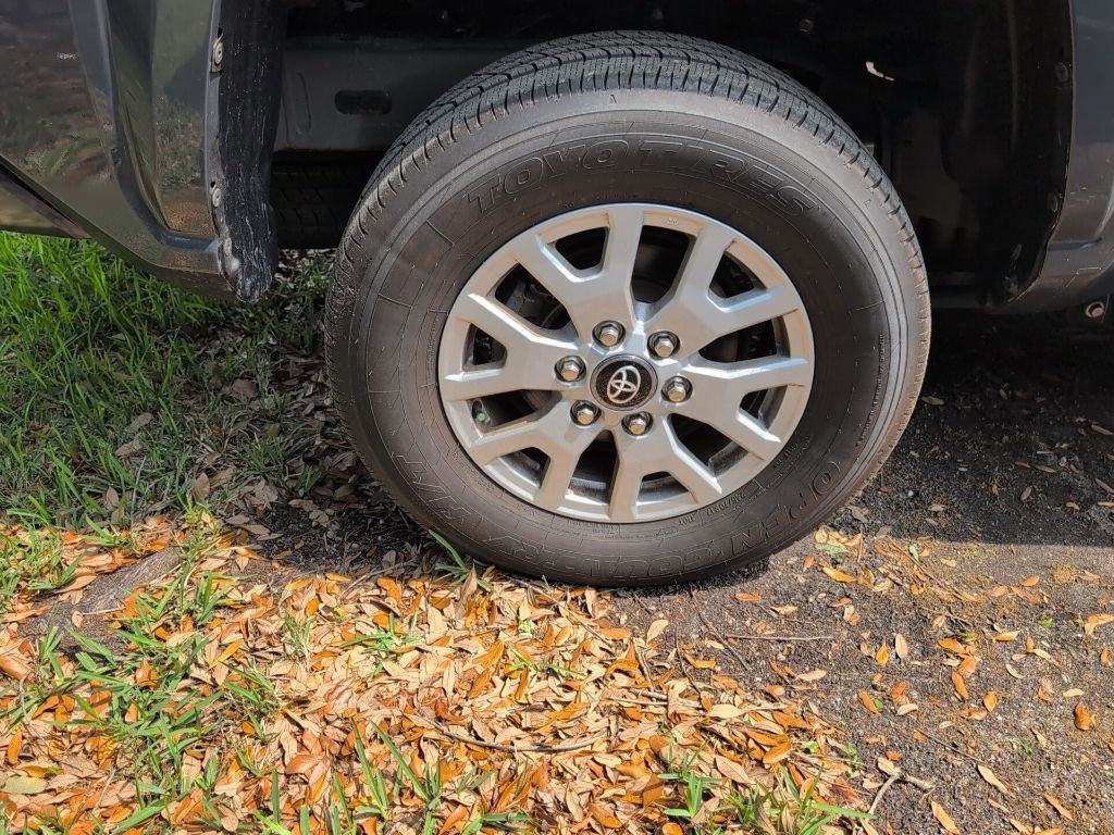 Used 2024 Toyota Tacoma SR5 w/ SR5 Upgrade Package image 16