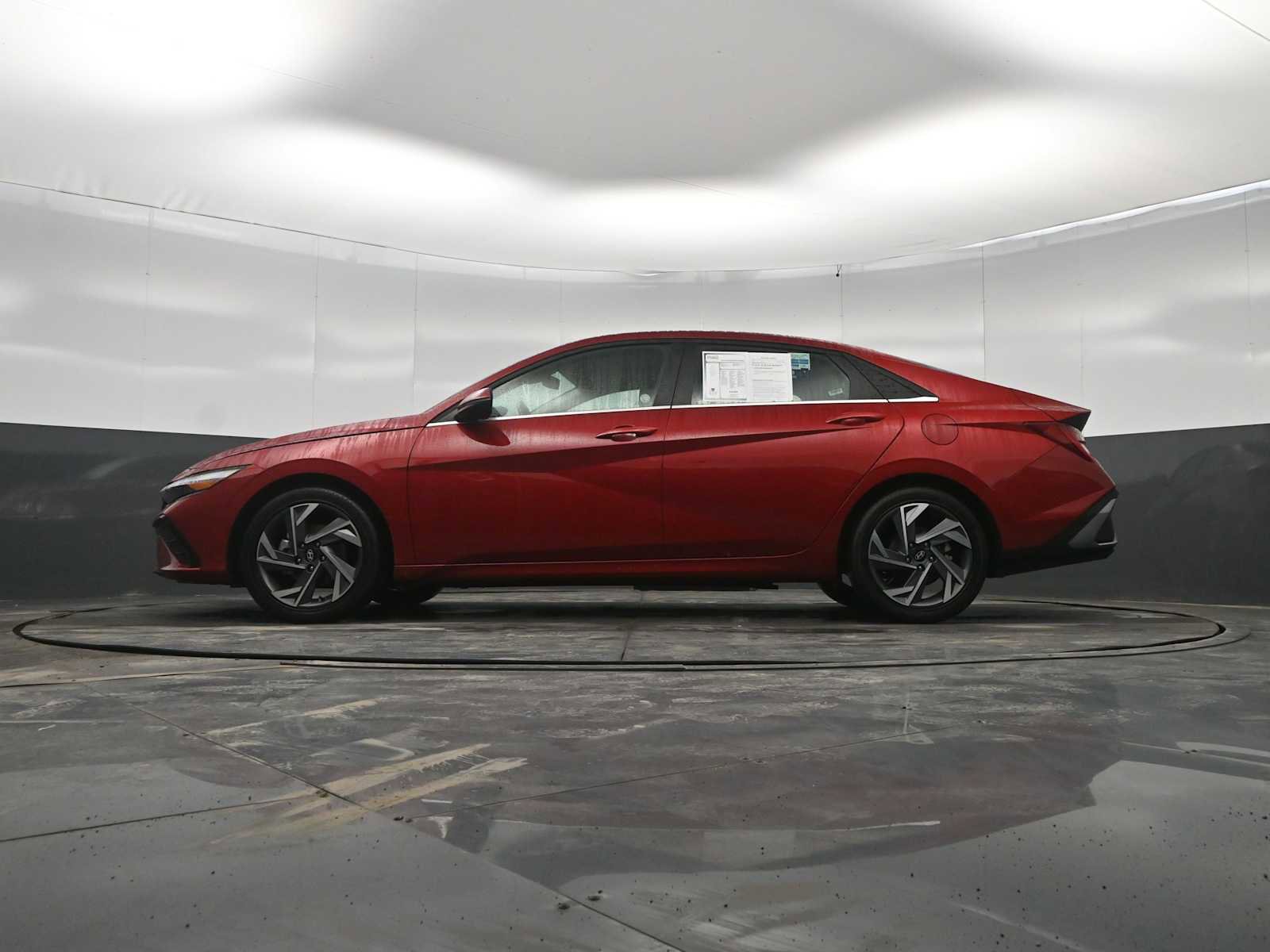 Certified 2025 Hyundai Elantra Limited image 33