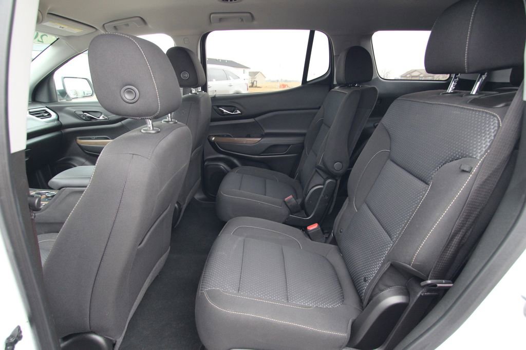 Used 2023 GMC Acadia SLE w/ Driver Convenience Package image 7