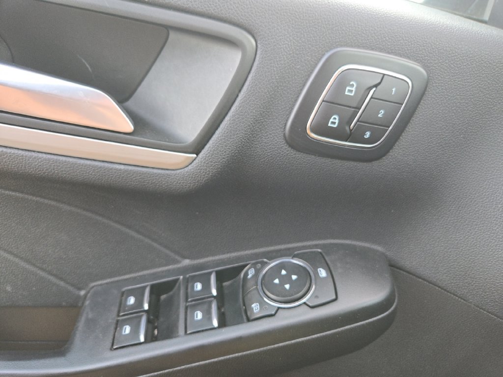 Used 2024 Ford Escape Platinum AWD/4WD image 19