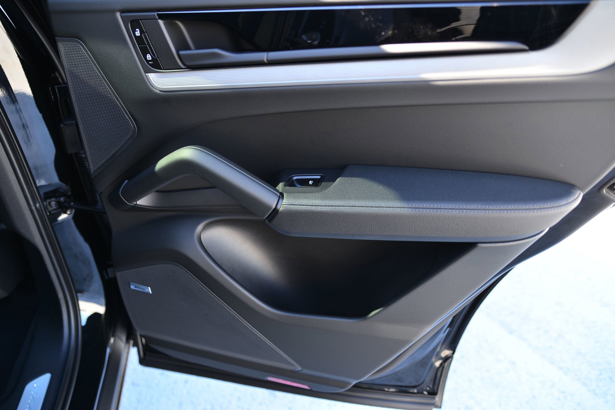 Certified 2026 Porsche Cayenne Coupe image 18