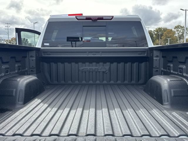 Used 2024 GMC Sierra 1500 AT4 w/ Technology Package AWD/4WD image 10