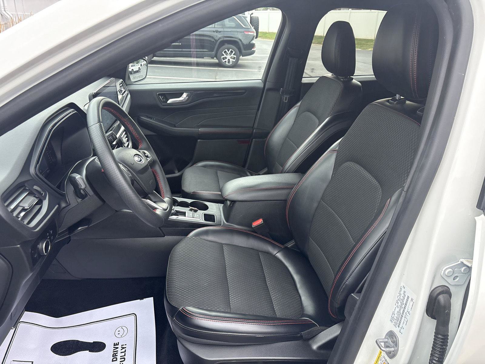 Used 2023 Ford Escape ST-Line w/ Tech Pack #1 AWD/4WD image 9