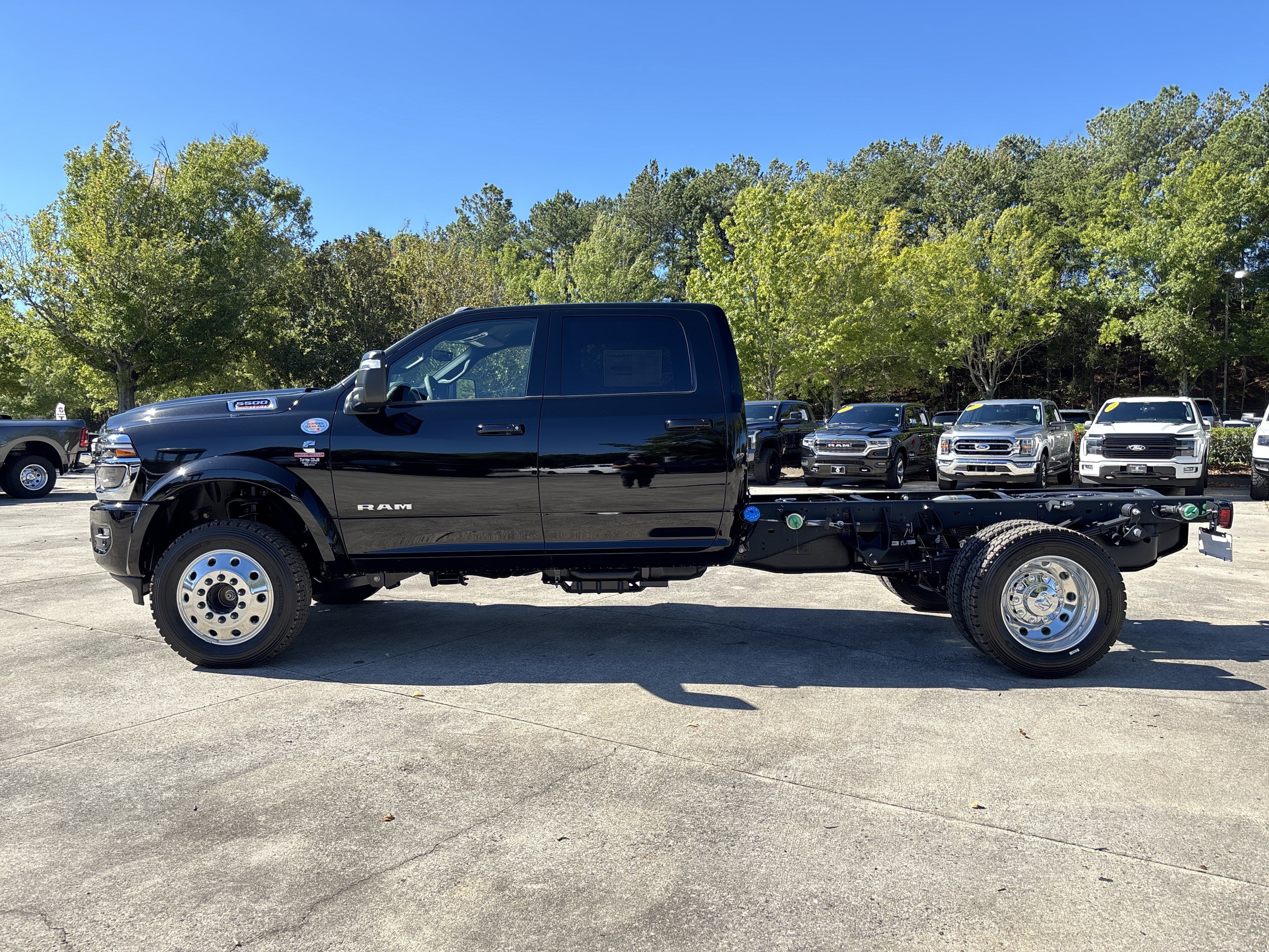 New 2027 RAM 5500 4x4 Crew Cab w/ Laramie Trim Package image 4