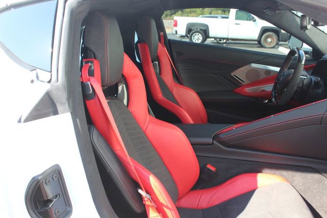 Used 2025 Chevrolet Corvette Z06 w/ Z07 Performance Package RWD image 23